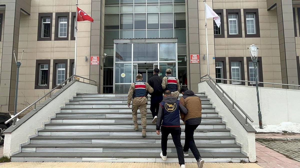 Bitlis'te 'göçmen kaçakçılığı'na 19 tutuklama