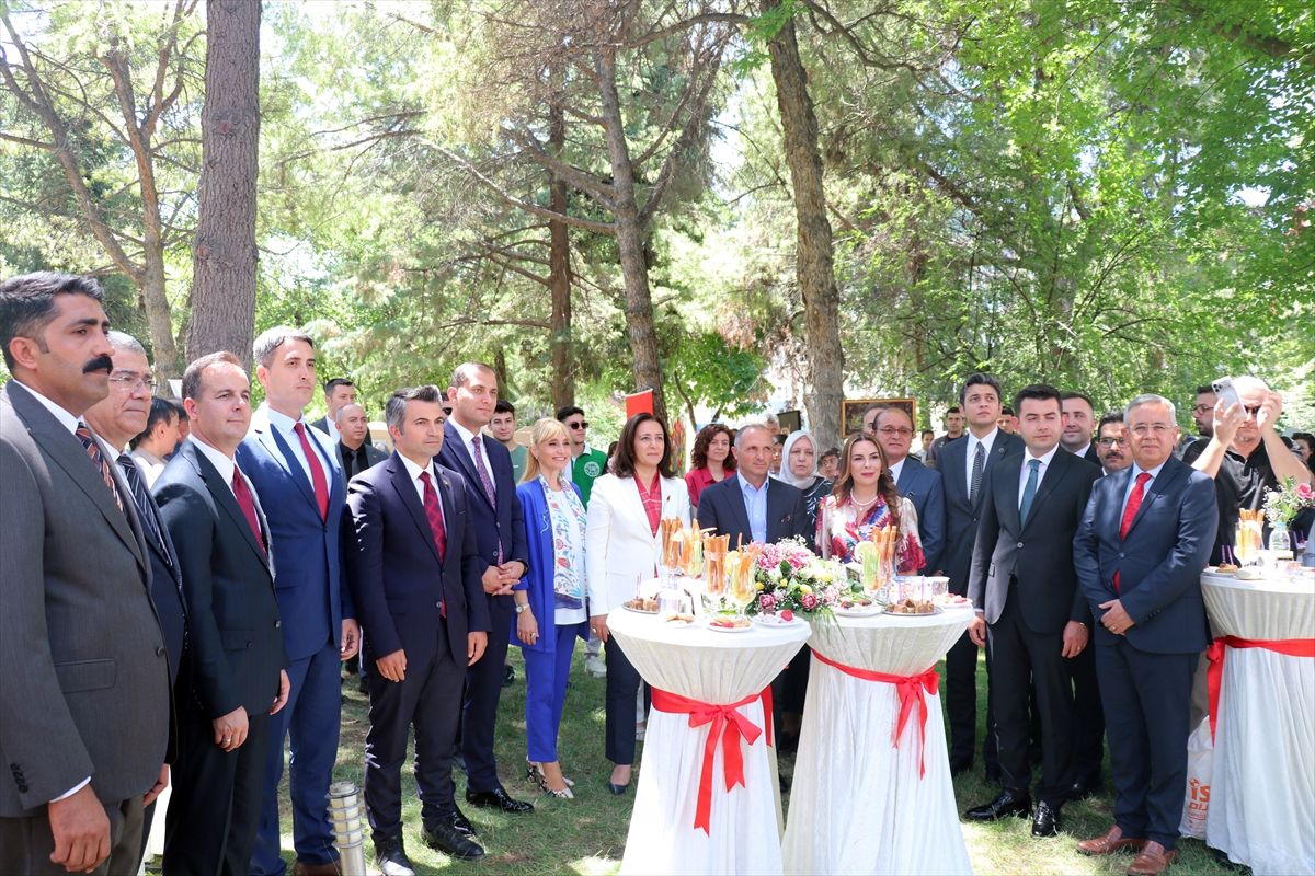 Burdur'da 'Lale Kültür Günleri' başladı