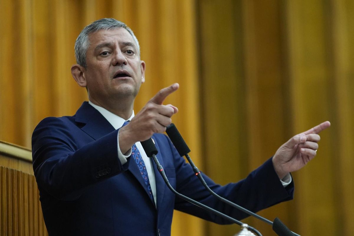 ''CHP Fiilen kapanmıştır'' diyen Özel yeni parti sinyali verdi
