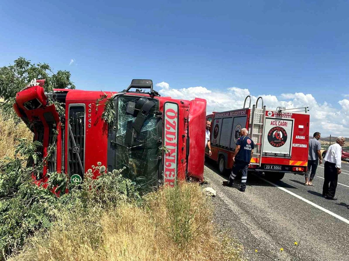 Elazığ'da tır devrildi: 1 yaralı