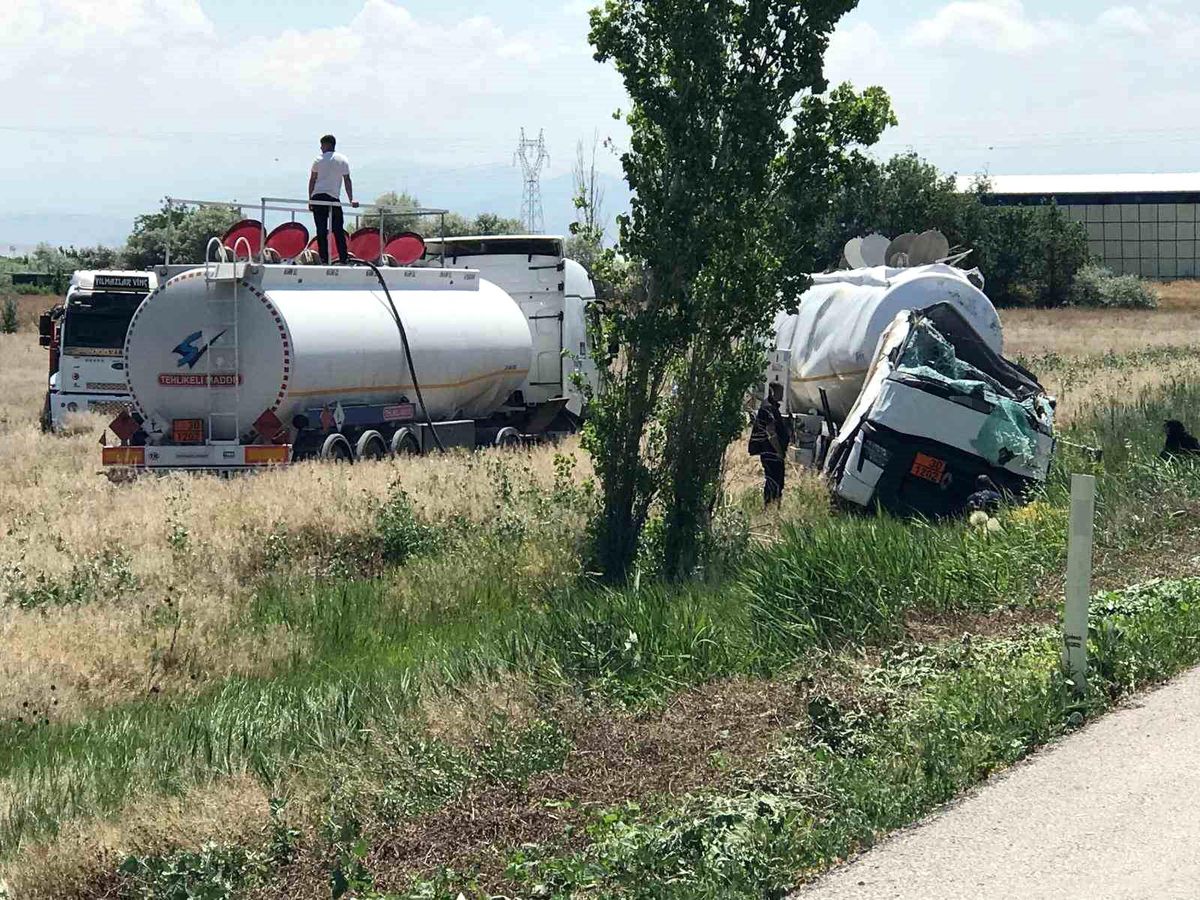 Ereğli'de tanker şarampole devrildi: 1 yaralı