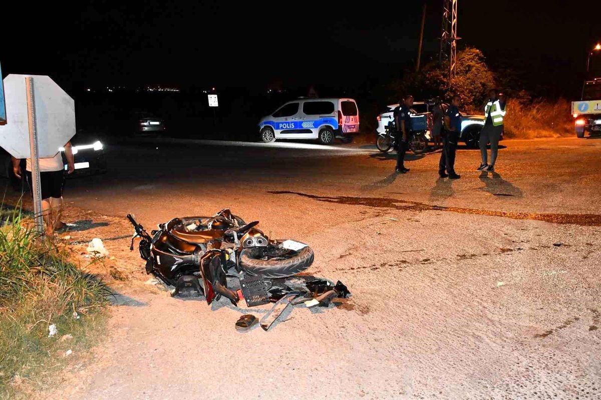 Hatay'da otomobille motosiklet çarpıştı: 4 yaralı