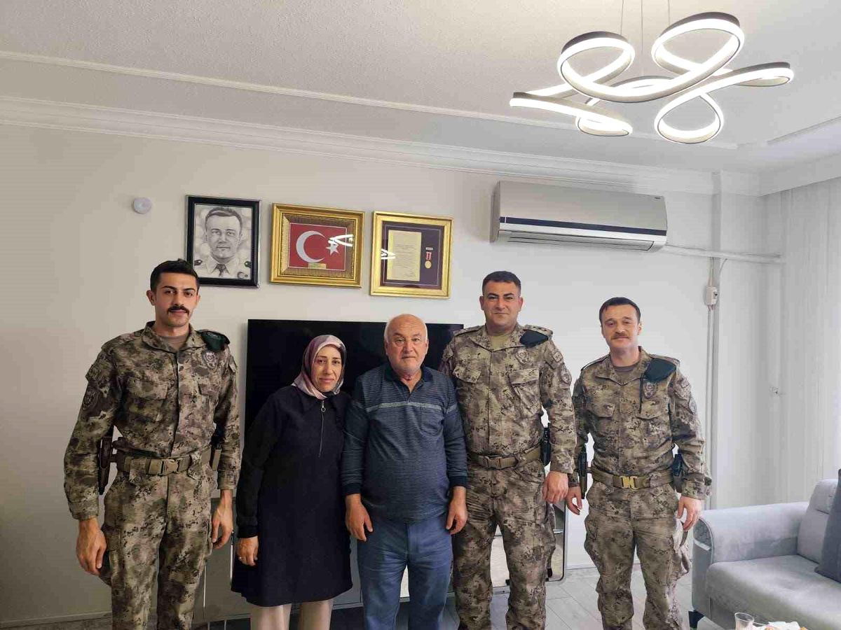 Hatay Emniyeti'nden Babalar Günü'nde Şehit ve Gazi Ailelerine Anlamlı Ziyaret