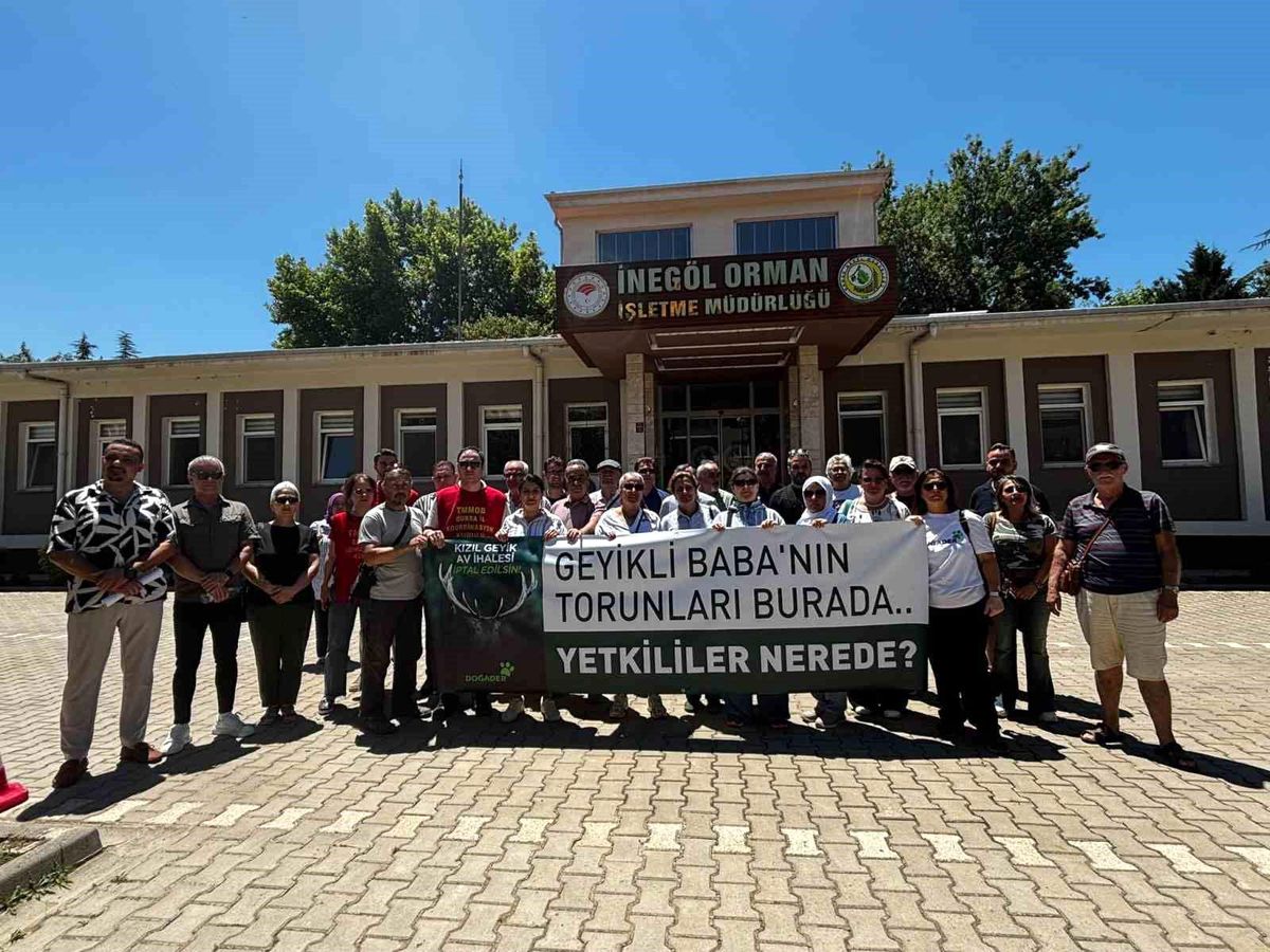 İnegöl'de kızıl geyik avı ihalesine karşı yapılan basın açıklaması