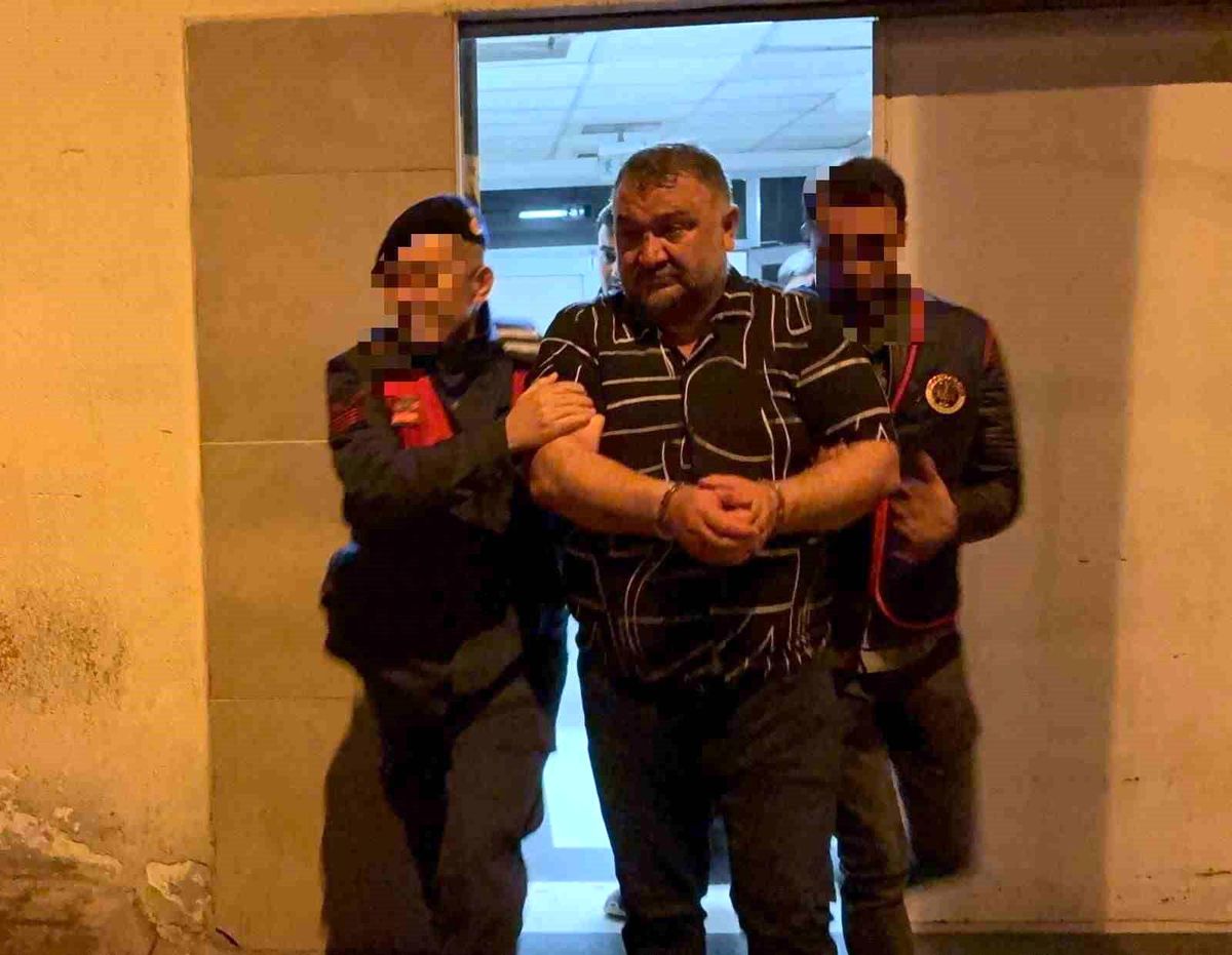Kayseri adliyesi önünde çekilmiş bir kare