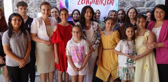 İzmir'de 'Dilimizin Zenginlikleri' projesinin yıl sonu şöleni ve ödül töreni yapıldı