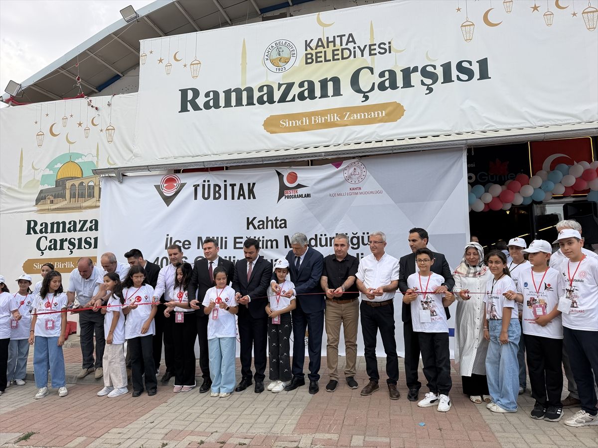 Kahta'da TÜBİTAK 4006-C Bilim Fuarı düzenlendi