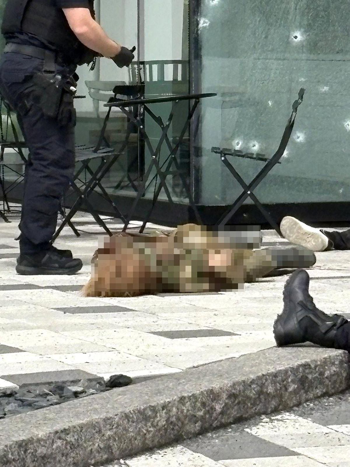 Kanada'nın Montreal kentinde silahlı saldırı sonrası polis incelemesi.