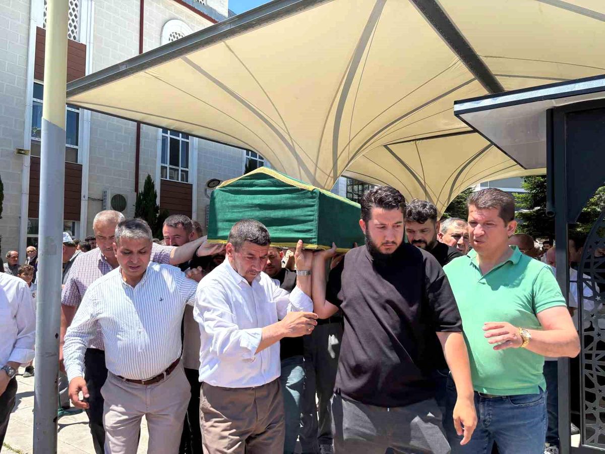 Kazada ölen 11 yaşındaki çocuğun ailesinden ihmal iddiası: 'Oraya hız kesici ya da uyarı işaretleri konulsaydı böyle kazalar olmazdı'