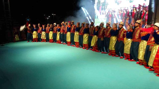 Kilis’te halk oyunları ve müzik şöleni