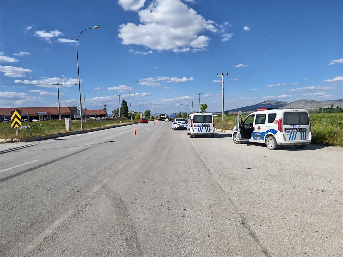 Kütahya'da otobüs ile elektrikli motosiklet çarpıştı, 1 kişi yaralandı