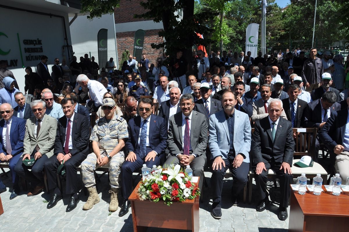 Kütahya'da Yeşilay Gençlik Merkezinin açılışı yapıldı