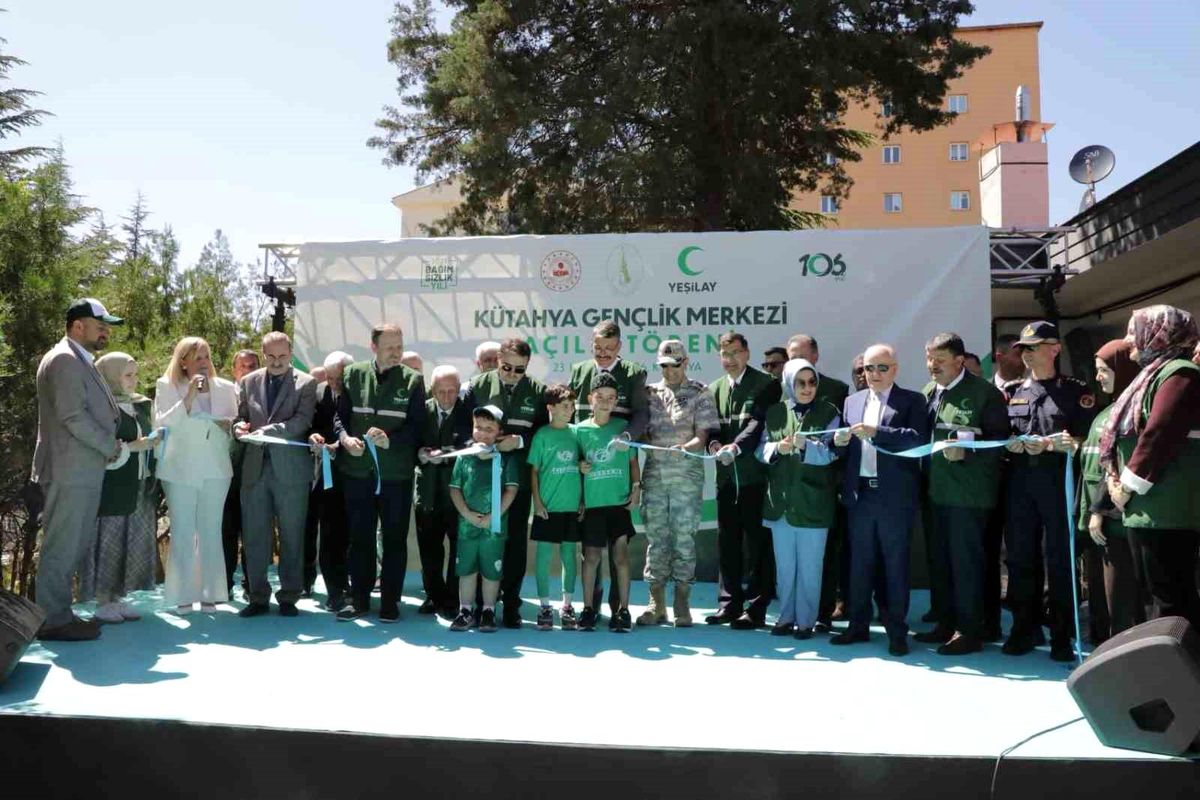 Kütahya Yeşilay Gençlik Merkezi açılış töreni