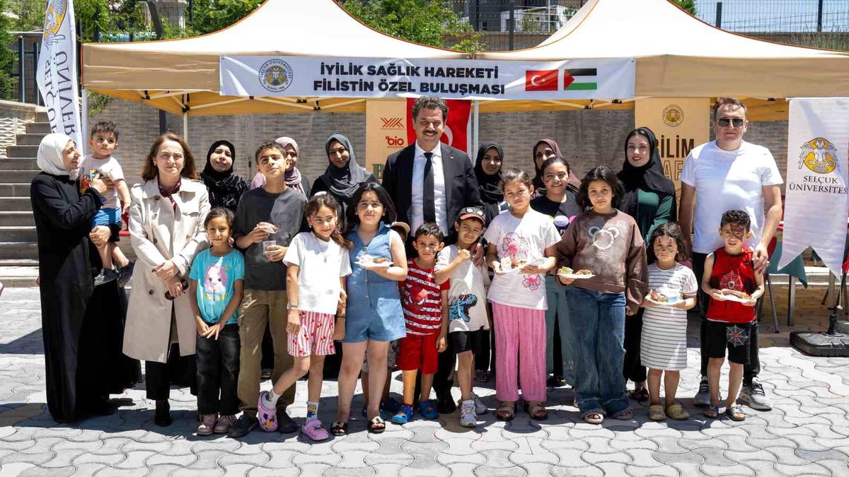 Selçuk Üniversitesi sağlık ekipleri Filistinli çocuklarla ilgileniyor