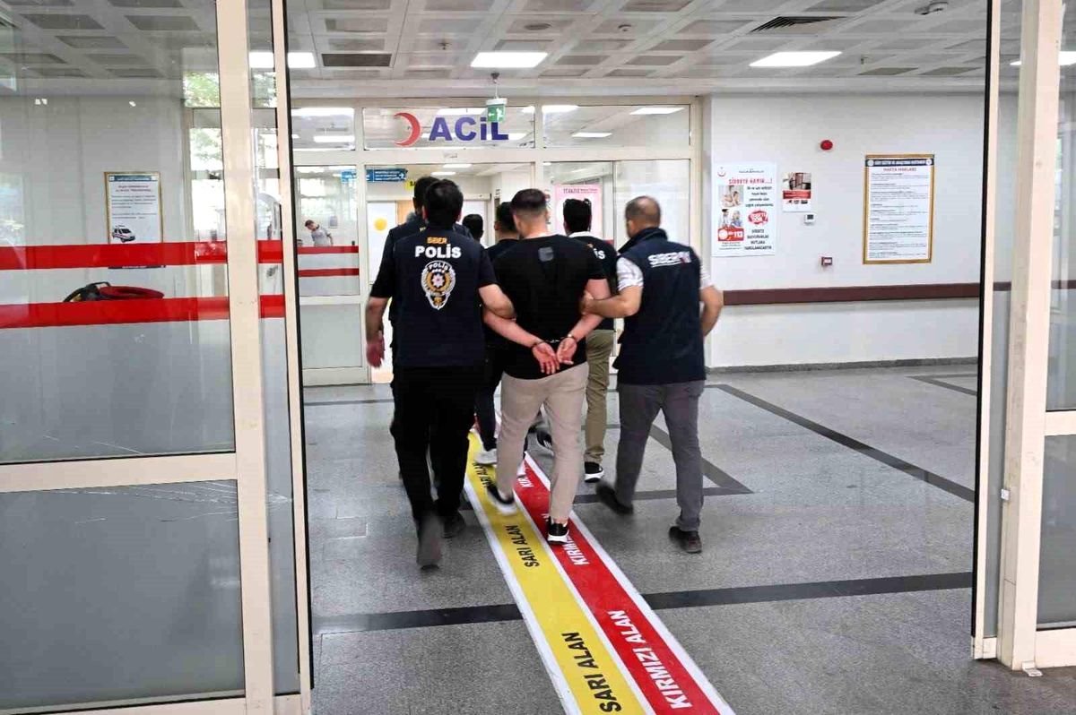 Siirt merkezli 6 ilde yasa dışı bahis operasyonu kapsamında gözaltına alınan şüpheliler.