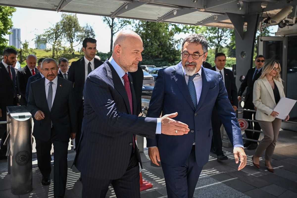 Soylu ve Arnavutluklu Çuçi Görüştü