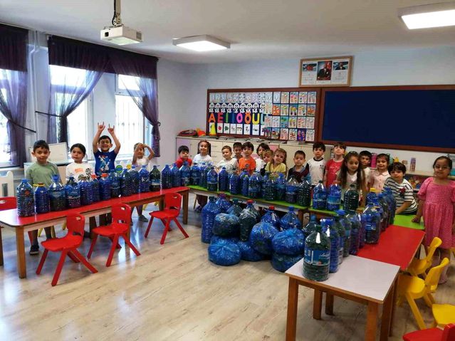 Trabzon’da ‘Kapaklar Çoğalsın Engeller Azalsın Projesi’ne miniklerden destek