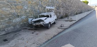 Uşak'ta kamyon ile çarpışan otomobilin sürücüsü yaralandı