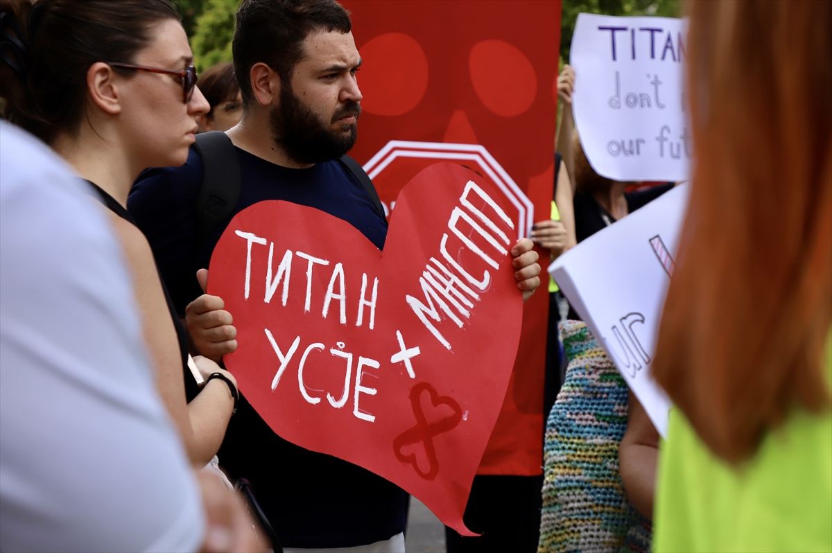 Üsküp'te çevre aktivistleri hava kirliliğine karşı protesto düzenledi