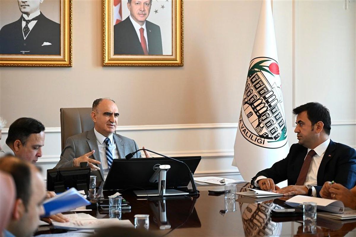 Vali Özkan: 'Güçlü aile, güçlü toplum ve güçlü devlet anlayışının temelini oluşturmaktadır'