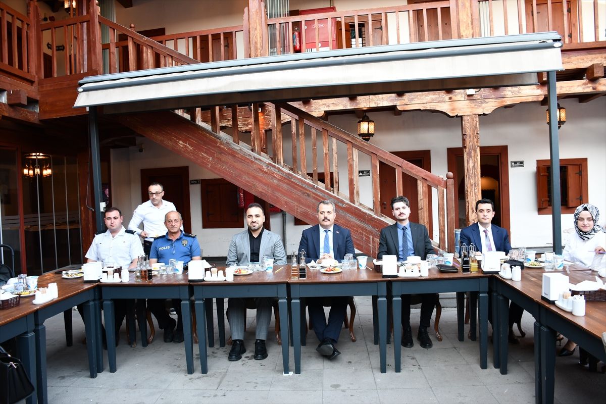 Vezirköprü'de tayin olan hakim ve savcılara veda programı düzenlendi