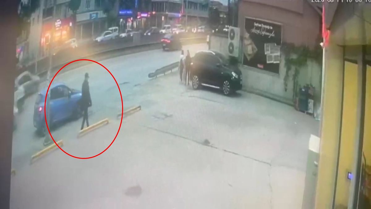 73 yaşındaki kadını, kendisini yeğeni olarak tanıtıp dolandıran şüpheli ile arkadaşı, İstanbul'da yakalandı