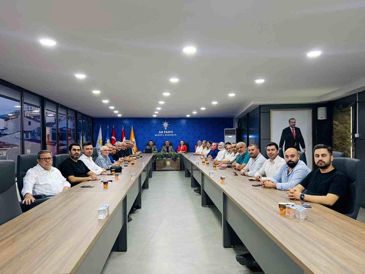 AK Parti'de yol haritası belirlendi