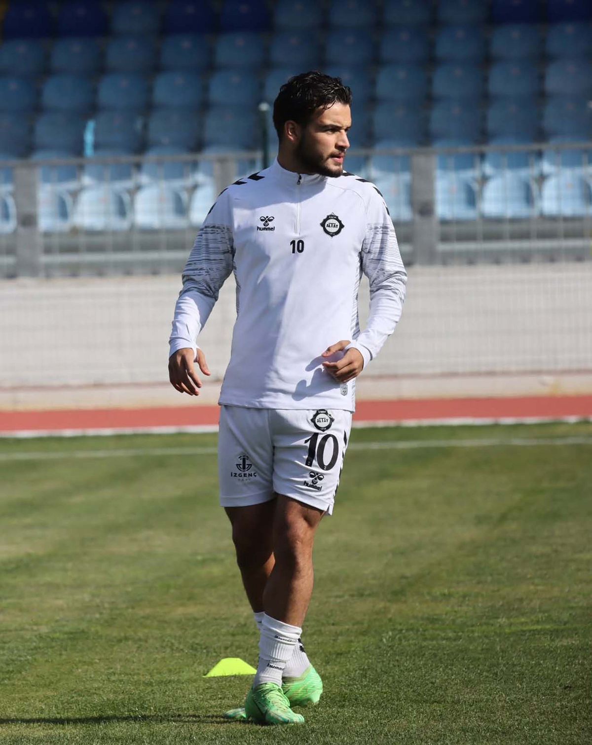 Altay'da Emre Tangeldi de sözleşmesini feshetti