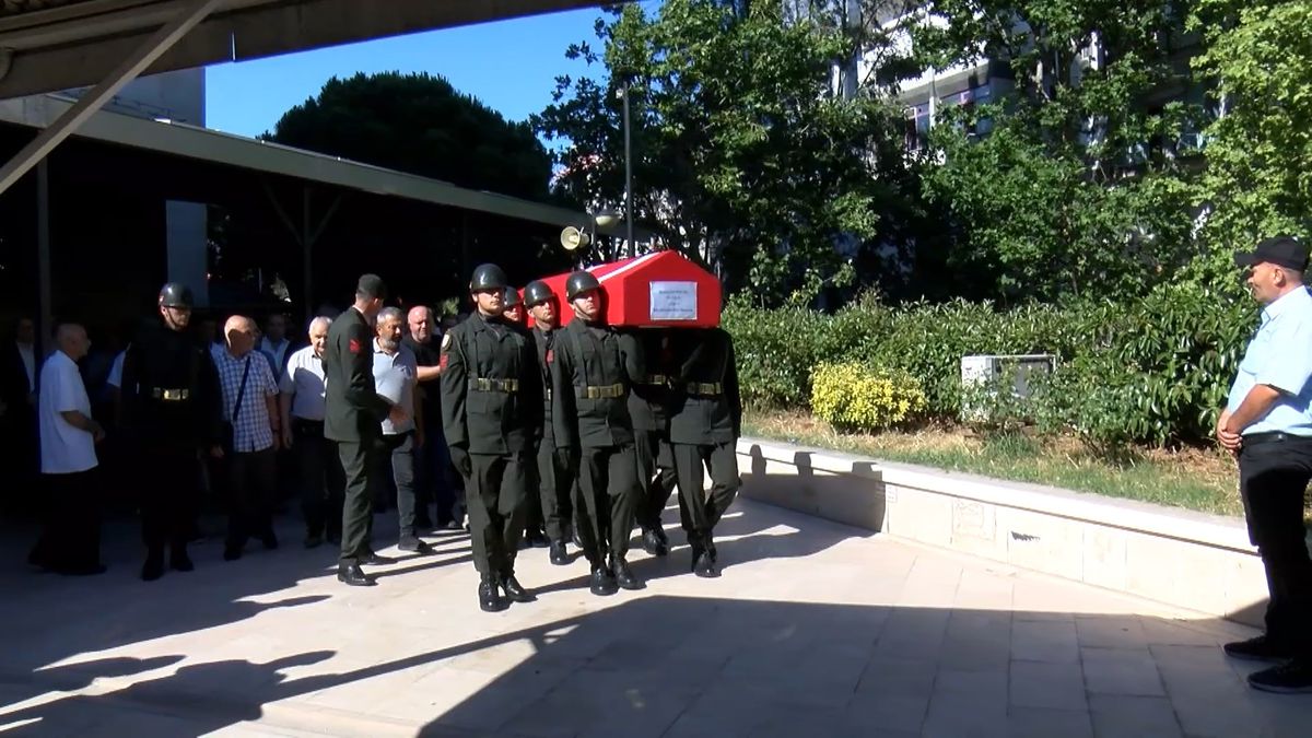 Ankara'da meydana gelen kaza sonrasında olay yeri inceleme çalışmaları