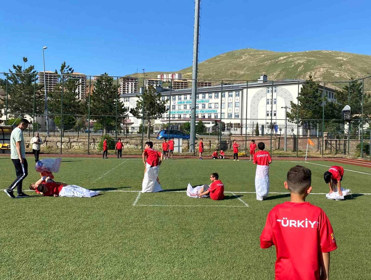 Bayburt'ta uyuşturucuyla mücadele kapsamında spor etkinliği düzenlendi.