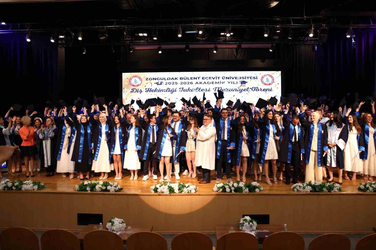 Zonguldak Bülent Ecevit Üniversitesi Diş Hekimliği Fakültesi mezuniyet töreni