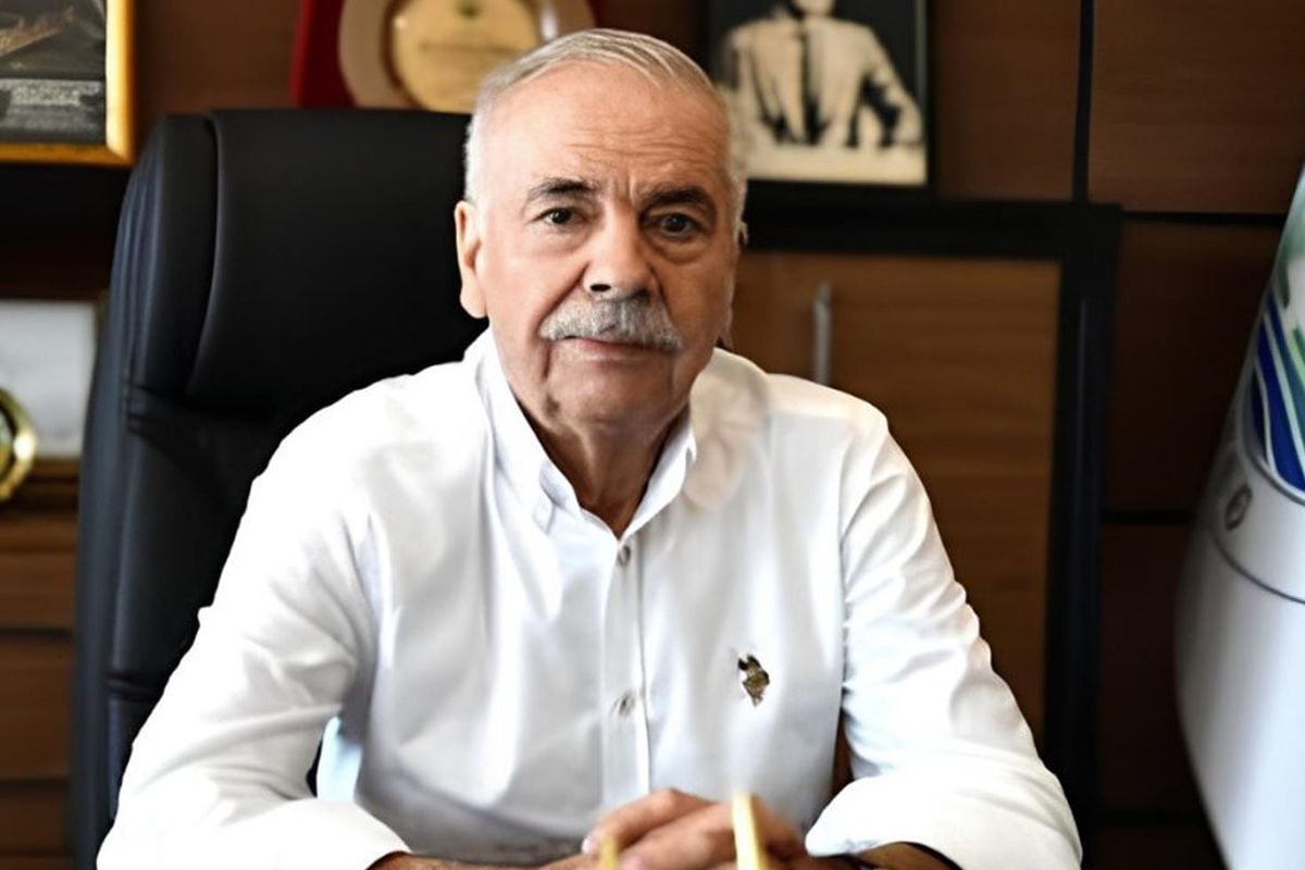Daha bir bələdiyyə sədri CHP-dən (Respublika Xalq Partiyası) istefa verib.