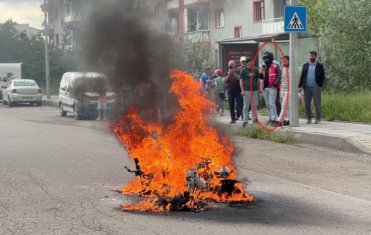 Erzurum'da yanan motosikletten görüntüler