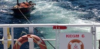 Çanakkale Boğazı'nda arızalanıp sürüklenen tekne kurtarıldı