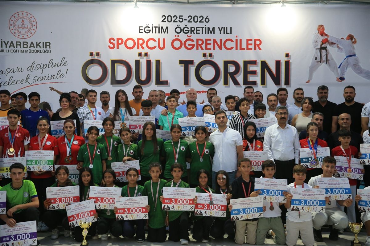 Diyarbakır'da 63 sporcu öğrenci ödüllendirildi