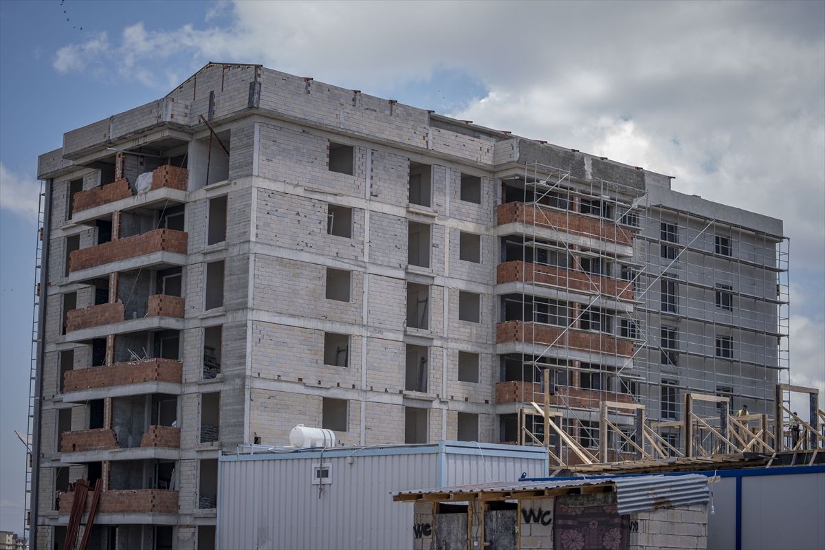 Erzurum'da İşçi 7. Kattan Düştü: Ağır Yaralı