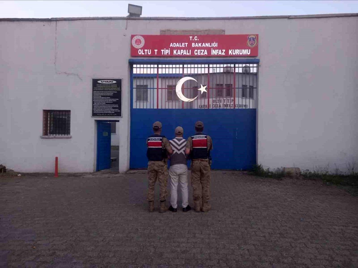 Erzurum'da jandarmadan yakalama kararı olan şahıslara operasyon