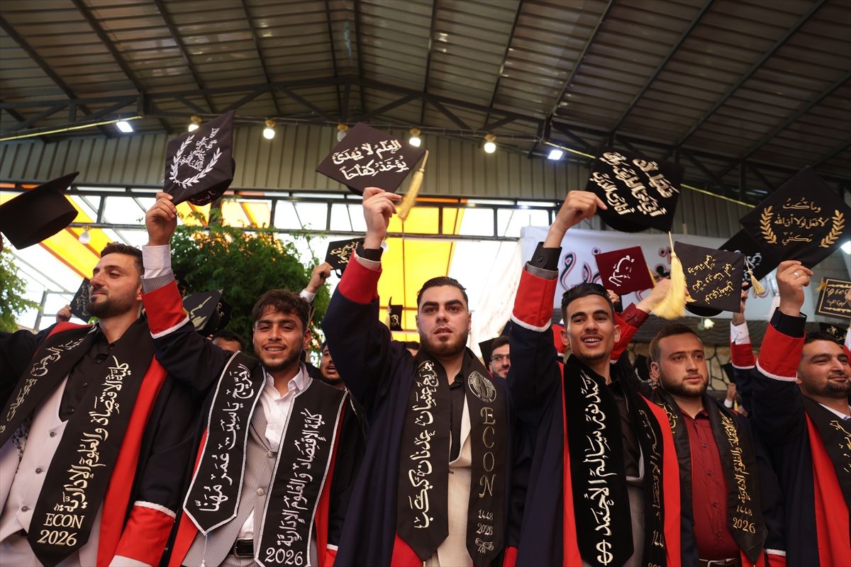 Gaziantep Üniversitesi'nin Suriye'deki fakültesinden mezun olan 100 öğrenci için tören düzenlendi