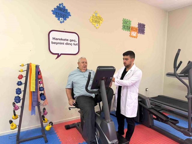 Hastalığın etkisiyle kaybolan adam Alzaymır Merkezi’nde yeniden hayat buldu