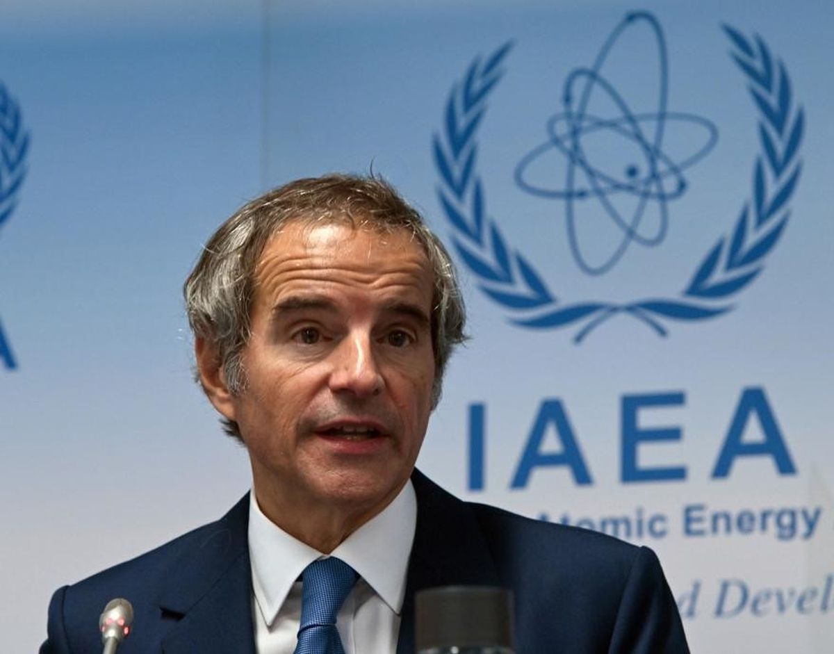 Uluslararası Atom Enerjisi Ajansı (IAEA) Başkanı Rafael Mariano Grossi'nin bir basın toplantısında konuşurken çekilmiş fotoğrafı.