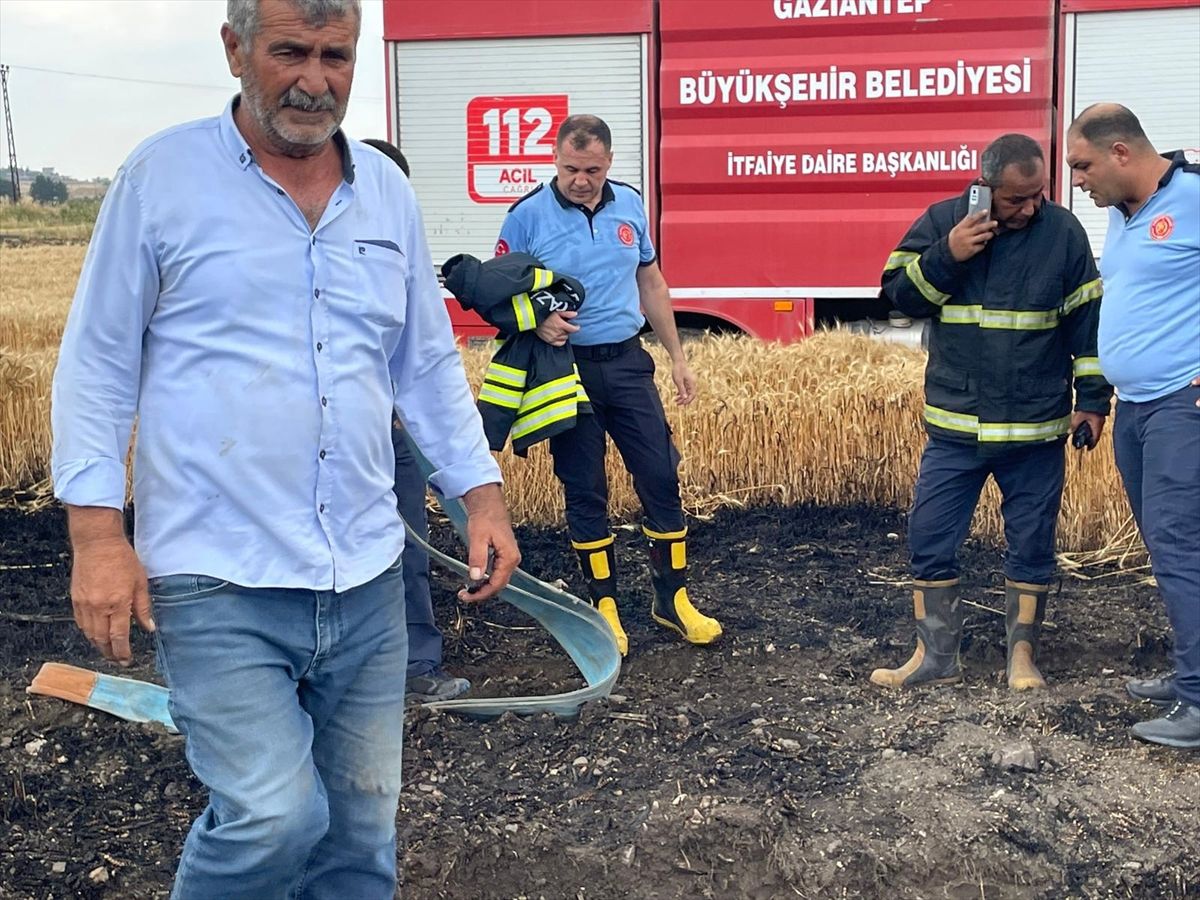 İslahiye'de buğday ekili tarlada çıkan yangın söndürüldü