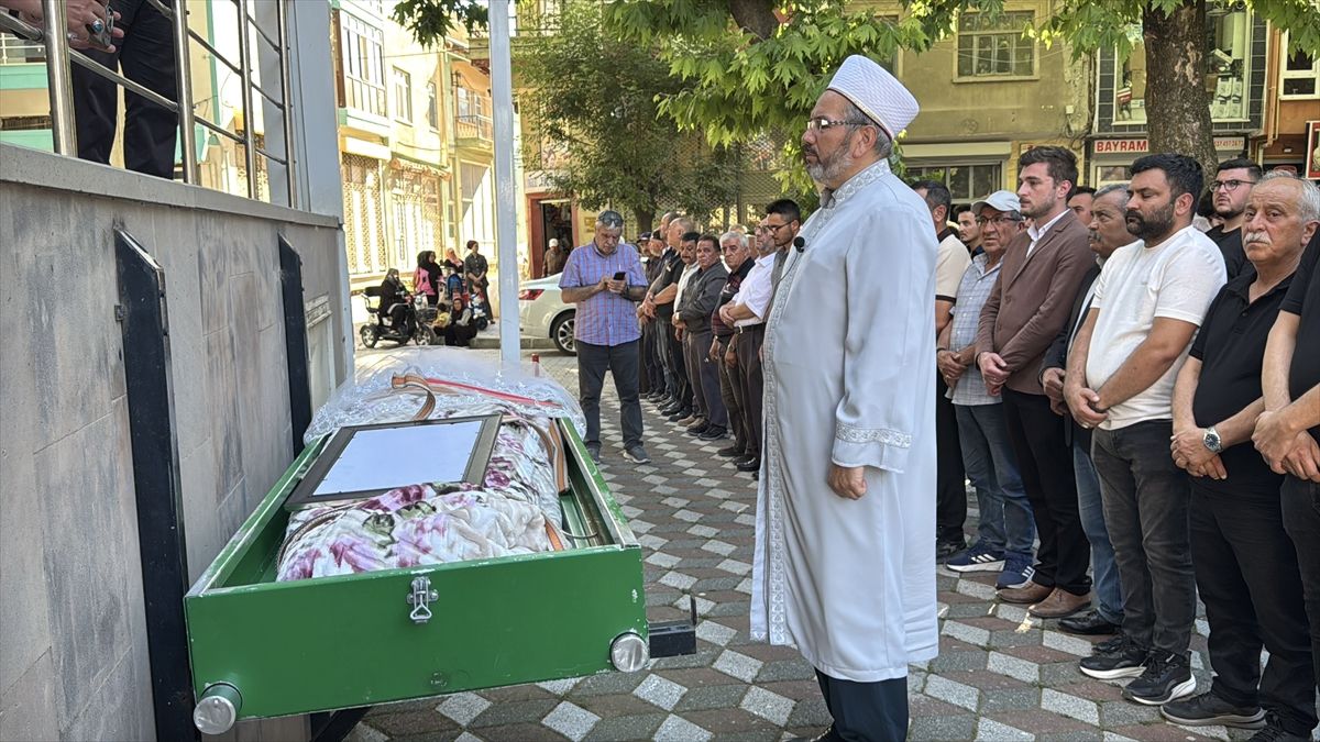 Isparta'da ölü bulunan gençlerden birinin cenazesi Afyonkarahisar'da defnedildi