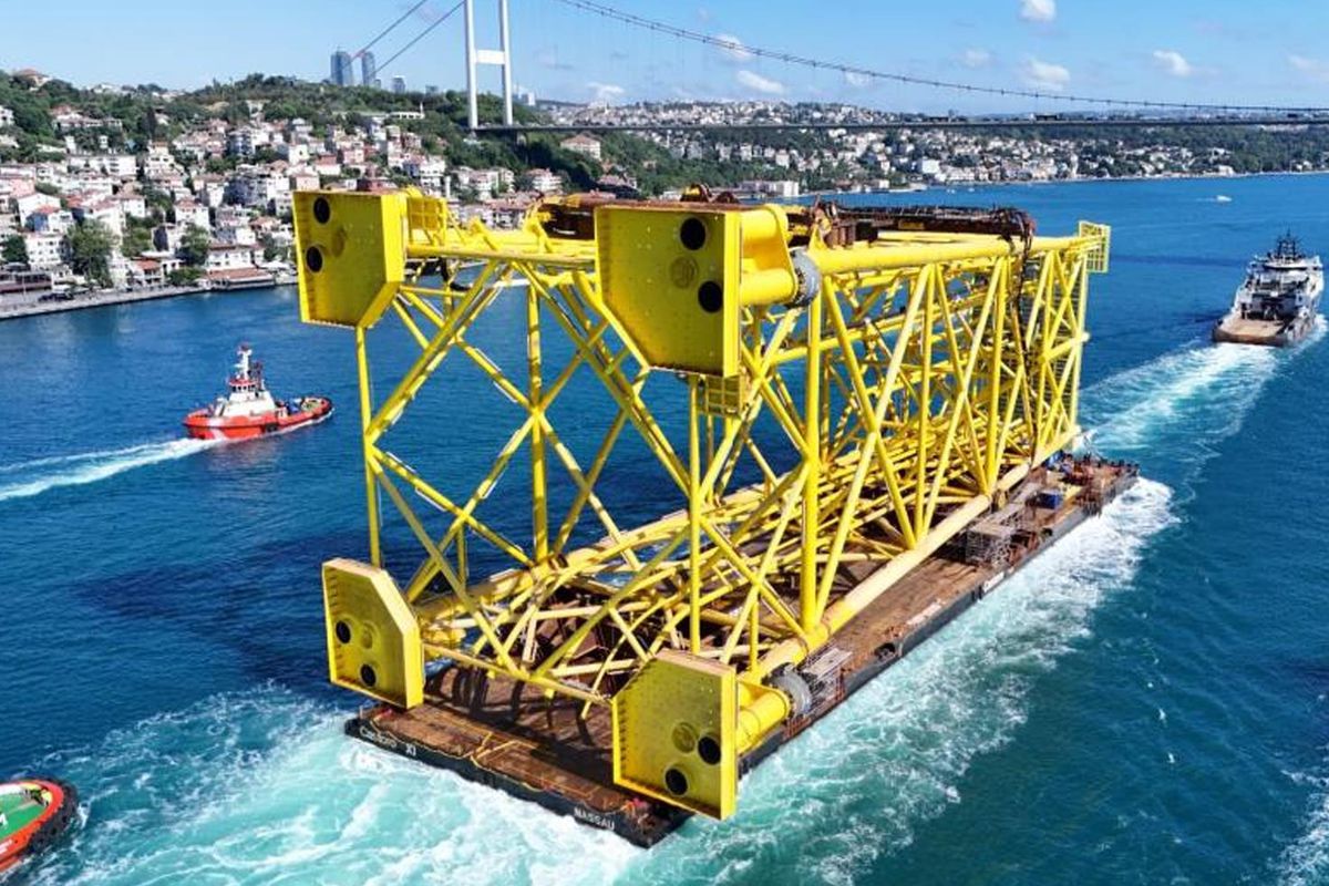 İstanbul Boğazı'nda nefes kesen anlar