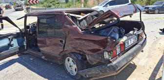 İzmir'de su tankeri ile çarpışan otomobilin sürücüsü ağır yaralandı