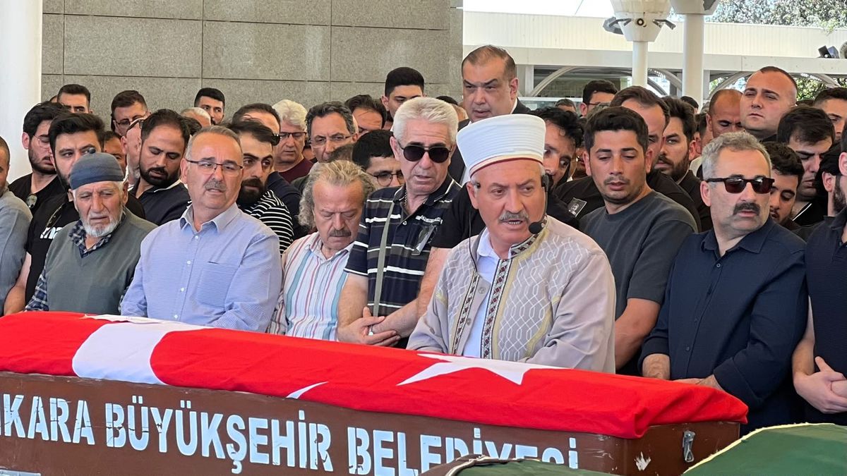 Kırıkkale'deki patlamada hayatını kaybeden 2 uzman son yolculuğuna uğurlandı