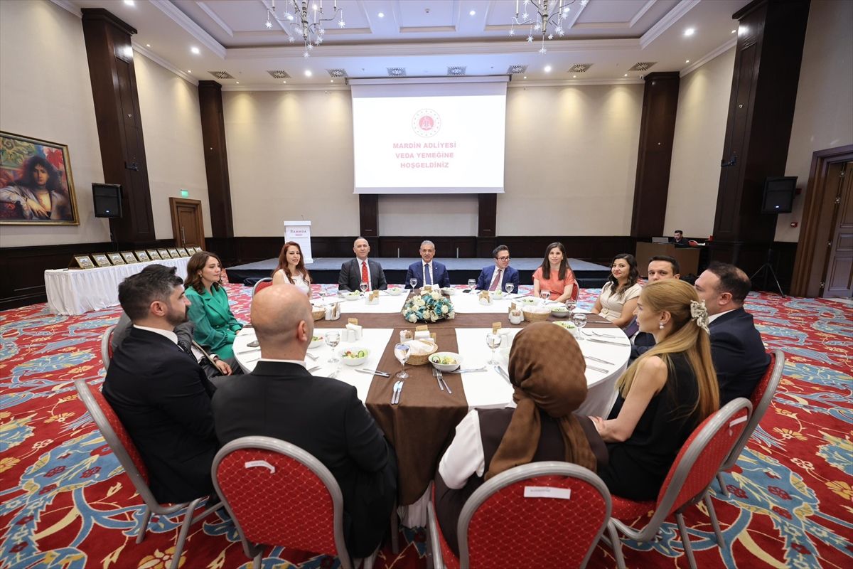 Mardin Adliyesi'nde görev yeri değişen hakim ve savcılar için veda programı düzenlendi