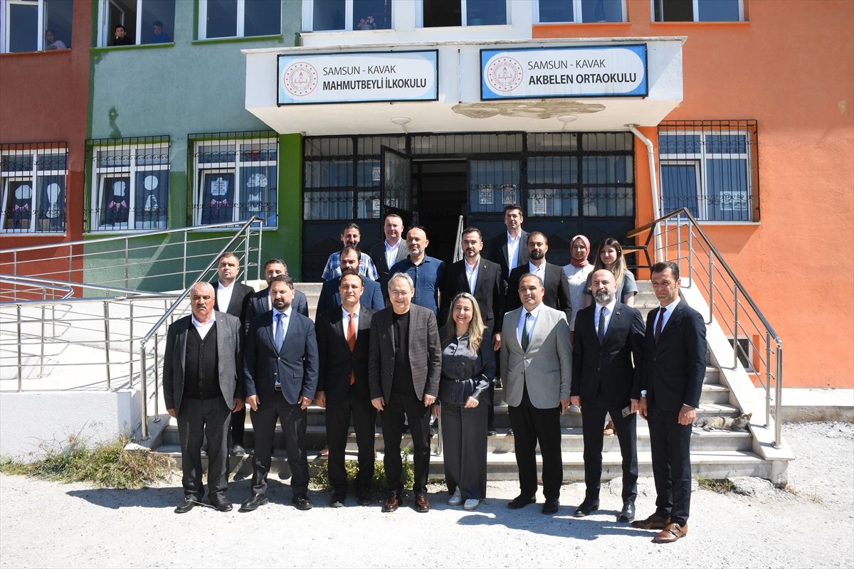 MHP Genel Başkan Yardımcısı Topsakal, Samsun'da ziyaretlerde bulundu