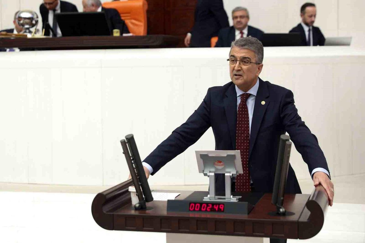 MHP'li Kamil Aydın'dan TBMM'de Nihat Doğan'a sert 'Naim Hoca' tepkisi