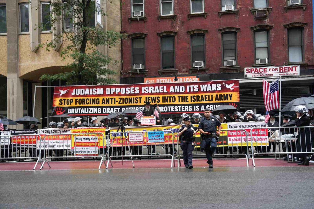 Ortodoks Yahudiler, New York'ta İsrail Devleti'ni ve zorunlu askerlik uygulamasını protesto etti