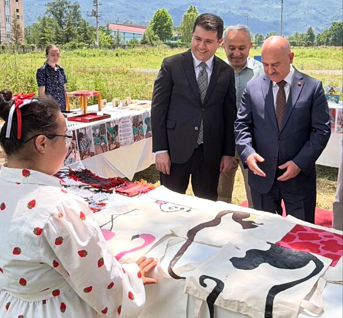Gölyaka'da özel eğitim sınıfı öğrencileri sergi açılışında
